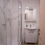 Palace 3 Funjestra Apartman